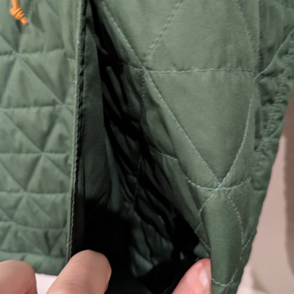 L.L. Bean Men's Green Quilted Jacket - Picture 4 of 8